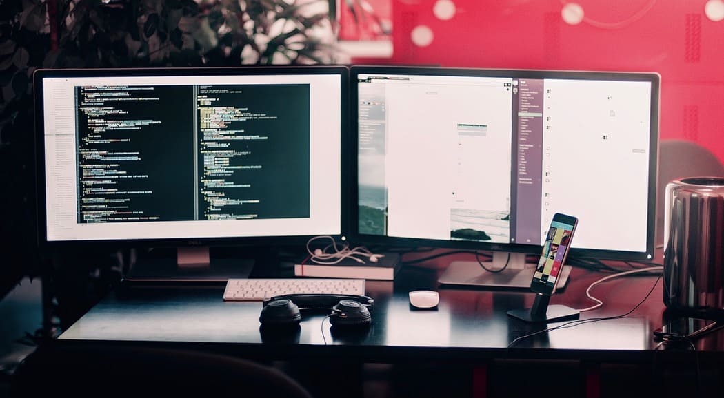 Arbeitsplatz von Webdesign mit regionaler SEO Lübeck